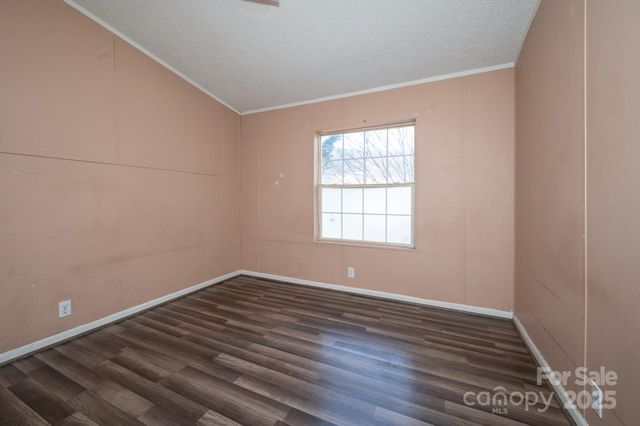 6 Wisteria Court, Asheville, NC 28806