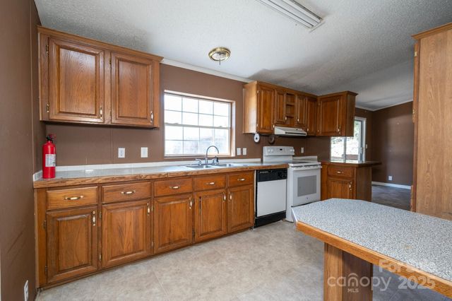 6 Wisteria Court, Asheville, NC 28806