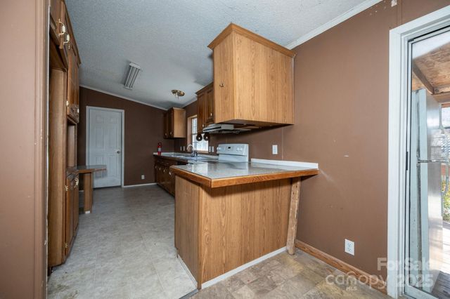 6 Wisteria Court, Asheville, NC 28806