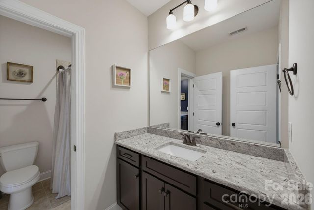 1210 39th Avenue NE, Hickory, NC 28601