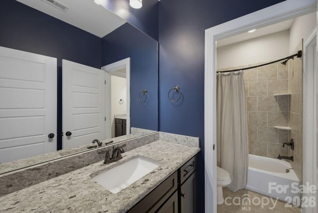 1210 39th Avenue NE, Hickory, NC 28601