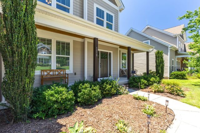 1210 39th Avenue NE, Hickory, NC 28601