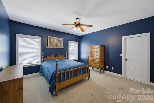 1210 39th Avenue NE, Hickory, NC 28601