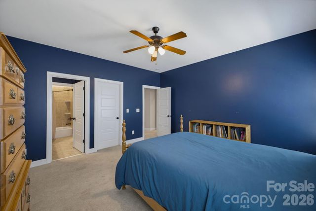 1210 39th Avenue NE, Hickory, NC 28601