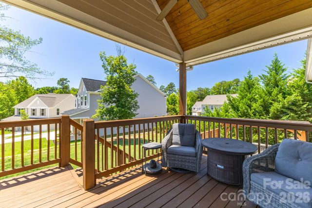 1210 39th Avenue NE, Hickory, NC 28601