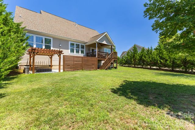 1210 39th Avenue NE, Hickory, NC 28601