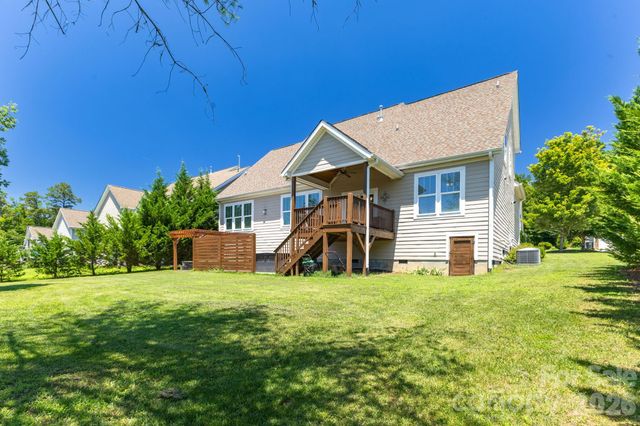 1210 39th Avenue NE, Hickory, NC 28601