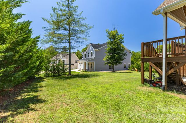 1210 39th Avenue NE, Hickory, NC 28601