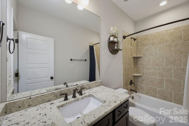 1210 39th Avenue NE, Hickory, NC 28601