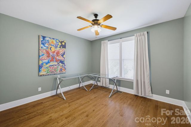 1210 39th Avenue NE, Hickory, NC 28601