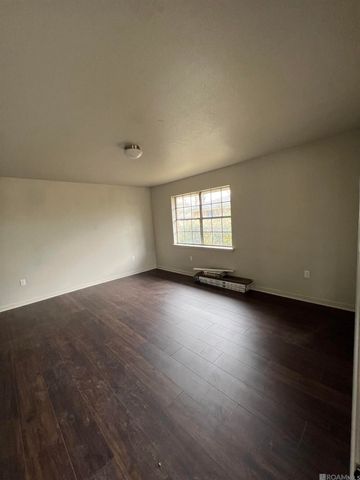 9370 W Tams Dr, Baton Rouge, LA 70815