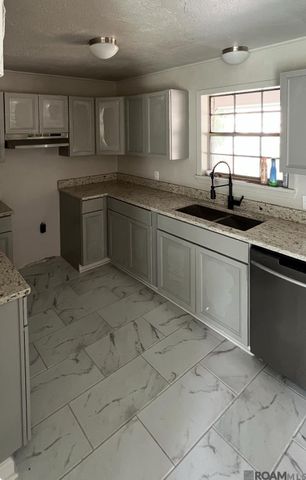 9370 W Tams Dr, Baton Rouge, LA 70815