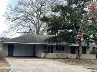 9370 W Tams Dr, Baton Rouge, LA 70815