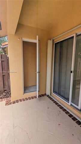 213 E Forest Oak Cir 213, Davie, FL 33325