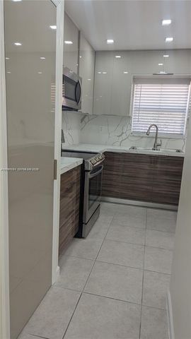 213 E Forest Oak Cir 213, Davie, FL 33325