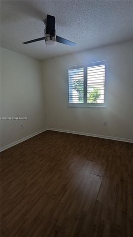 213 E Forest Oak Cir 213, Davie, FL 33325