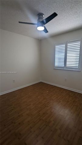 213 E Forest Oak Cir 213, Davie, FL 33325