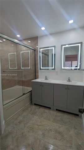 213 E Forest Oak Cir 213, Davie, FL 33325