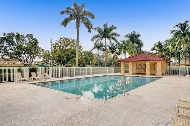 213 E Forest Oak Cir 213, Davie, FL 33325