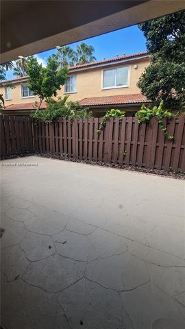 213 E Forest Oak Cir 213, Davie, FL 33325