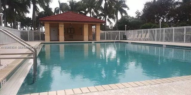 213 E Forest Oak Cir 213, Davie, FL 33325