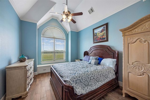 1908 Morningside Lane, Oak Leaf, TX 75154
