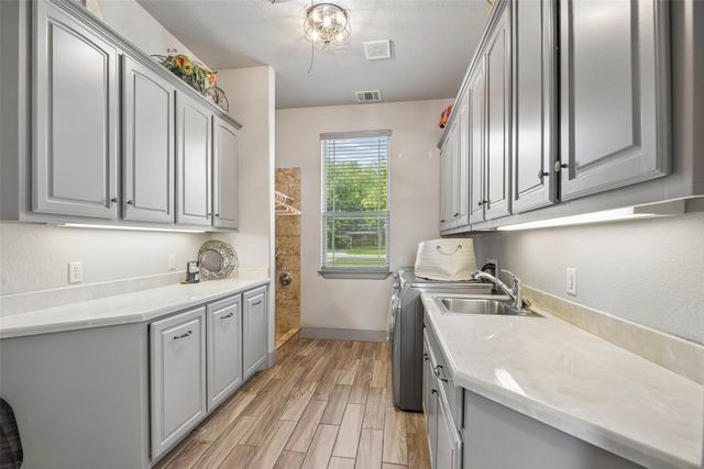 1908 Morningside Lane, Oak Leaf, TX 75154