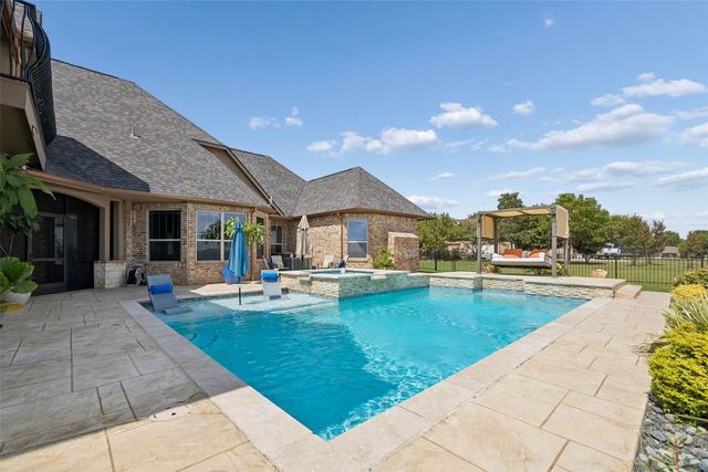 1908 Morningside Lane, Oak Leaf, TX 75154