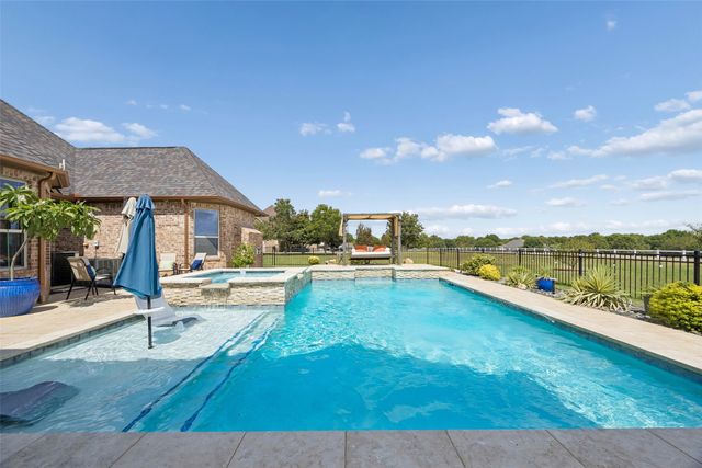 1908 Morningside Lane, Oak Leaf, TX 75154