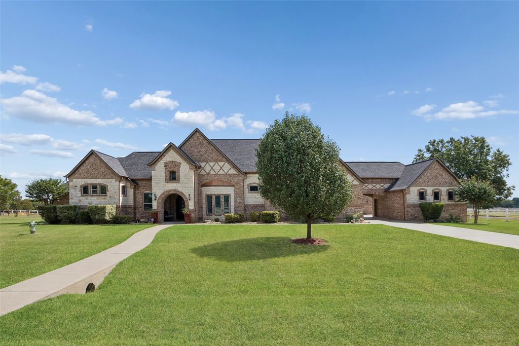 1908 Morningside Lane, Oak Leaf, TX 75154