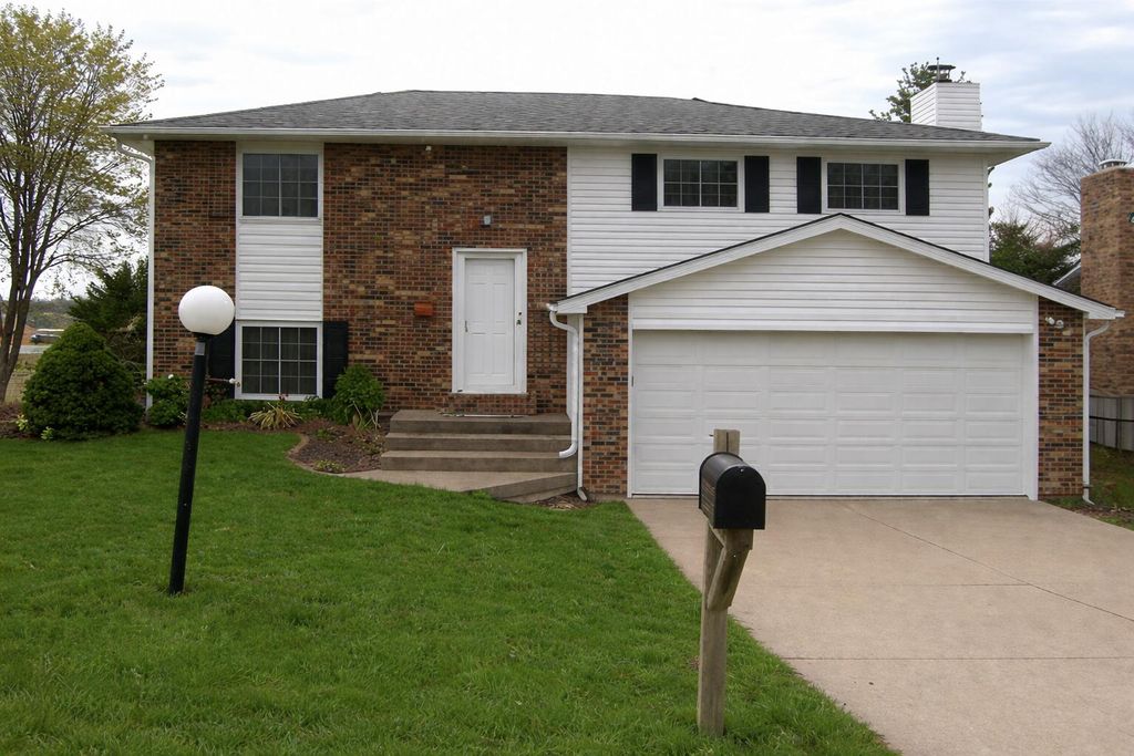 680 N SHILOH AVE, Columbia, MO 65201