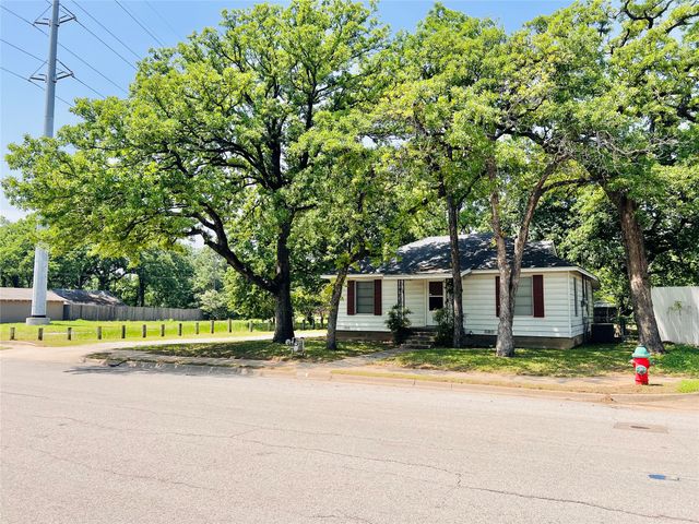 2101 Layton Avenue, Haltom City, TX 76117