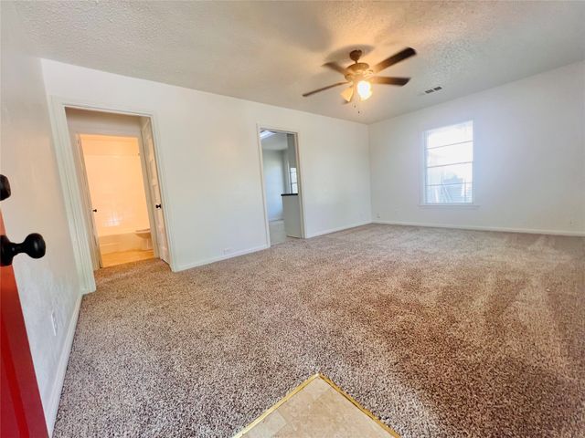 2101 Layton Avenue, Haltom City, TX 76117