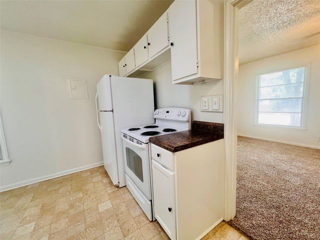 2101 Layton Avenue, Haltom City, TX 76117