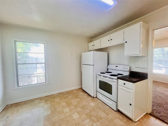 2101 Layton Avenue, Haltom City, TX 76117