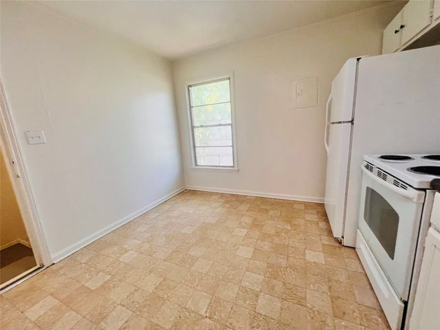 2101 Layton Avenue, Haltom City, TX 76117
