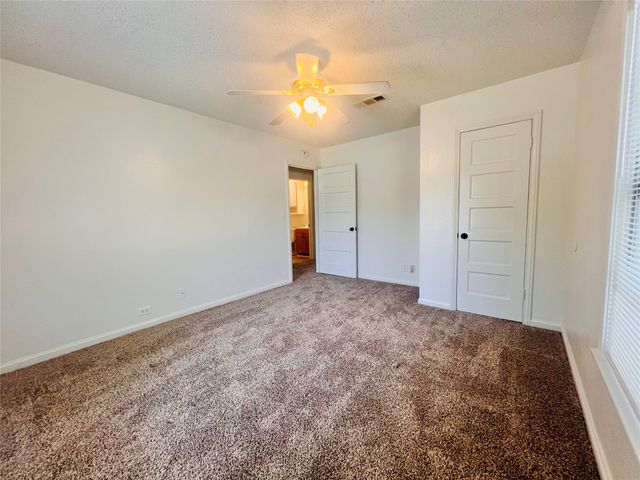 2101 Layton Avenue, Haltom City, TX 76117