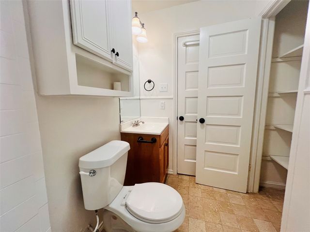 2101 Layton Avenue, Haltom City, TX 76117