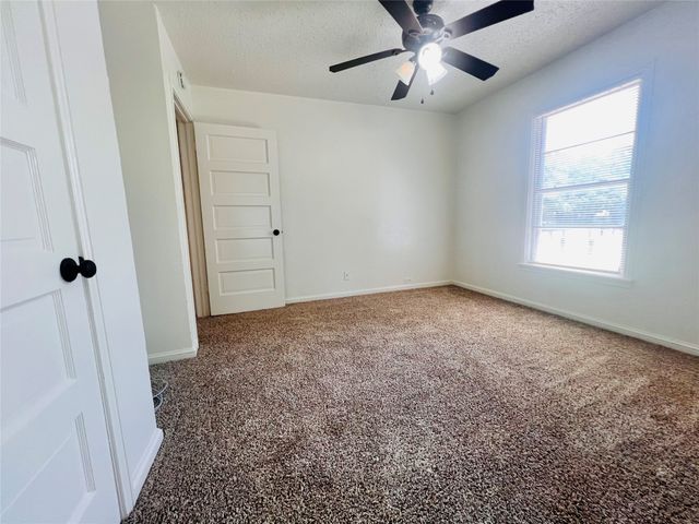 2101 Layton Avenue, Haltom City, TX 76117