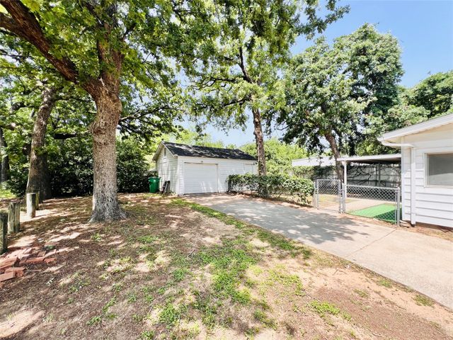 2101 Layton Avenue, Haltom City, TX 76117