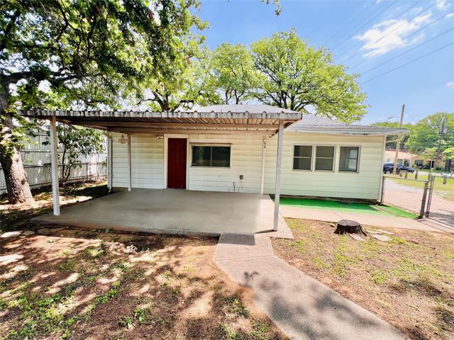 2101 Layton Avenue, Haltom City, TX 76117
