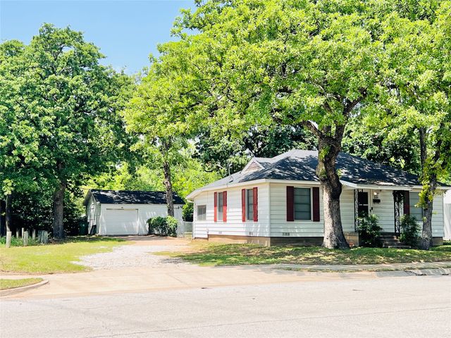 2101 Layton Avenue, Haltom City, TX 76117