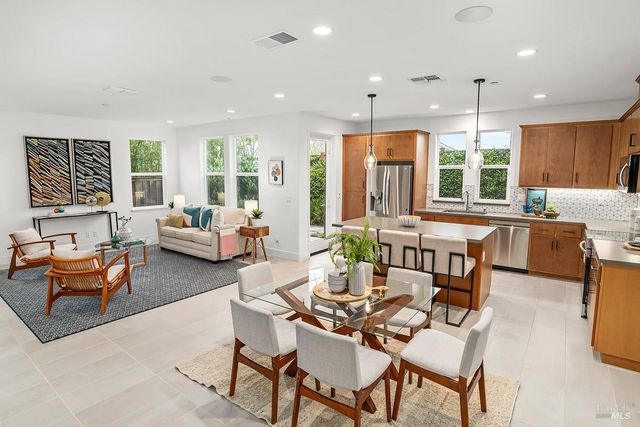 1201 Del Rancho Way, Petaluma, CA 94954