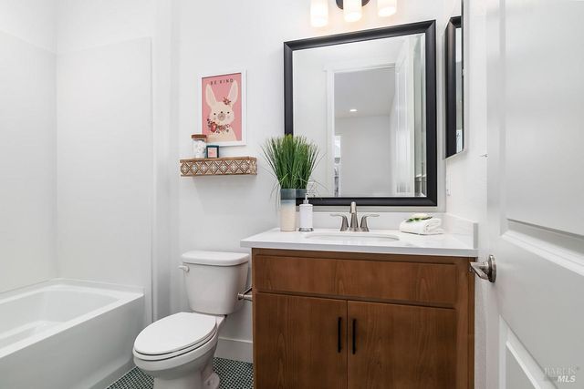 1201 Del Rancho Way, Petaluma, CA 94954