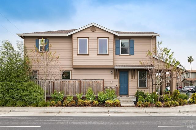 1201 Del Rancho Way, Petaluma, CA 94954