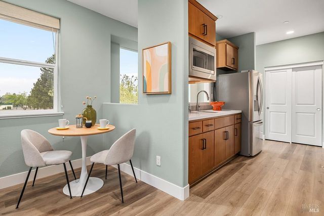 1201 Del Rancho Way, Petaluma, CA 94954