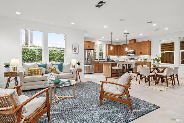 1201 Del Rancho Way, Petaluma, CA 94954