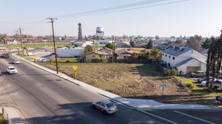 339 NE 4th Avenue, Visalia, CA 93291