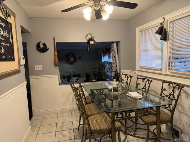 11 bittermint, Islip, NY 11751