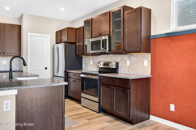203 Stargaze Dr, Shepherdsville, KY 40165